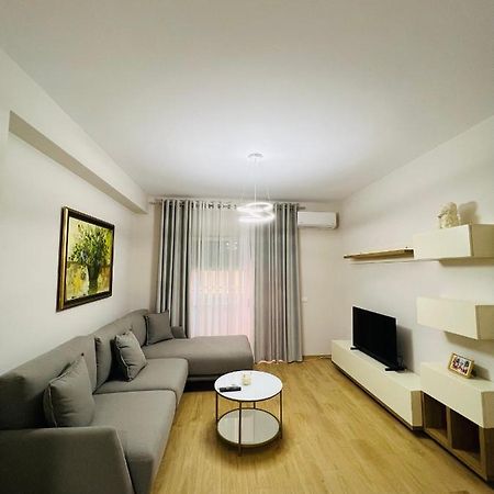 Lovely Apartment, Free Parking Tiranë Eksteriør bilde